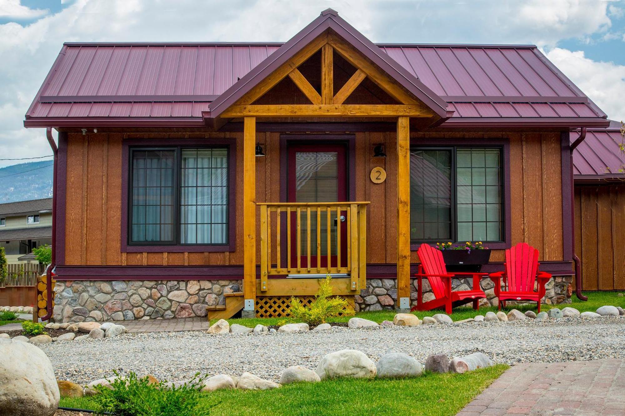 Bear Hill Lodge *